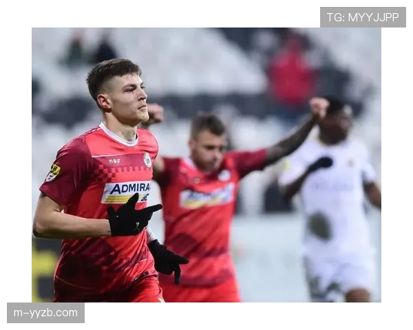 多名俱乐部球探现身看台,考察兰斯队转换中表现活跃的年轻边卫 多名俱乐部球探现身看台,考察兰斯队转换中表现活跃的年轻边卫